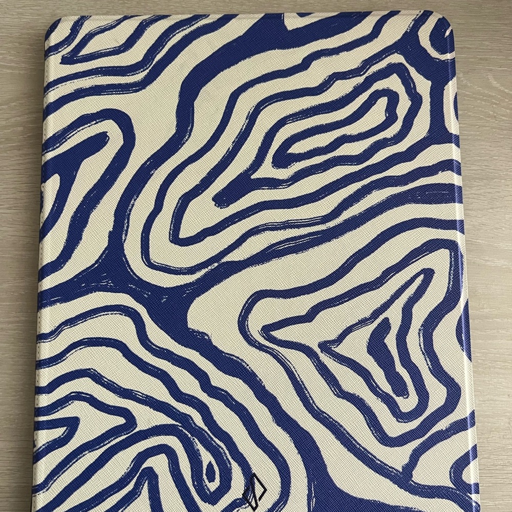 Stylish Blue and White Tablet Cover